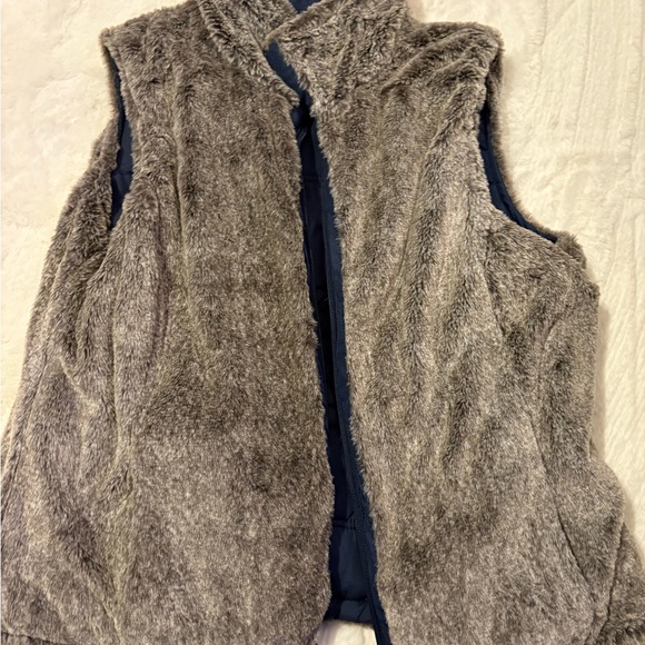 Navy Blue Puffer Vest with Faux Fur Lining Sze med Large - Picture 8 of 9
